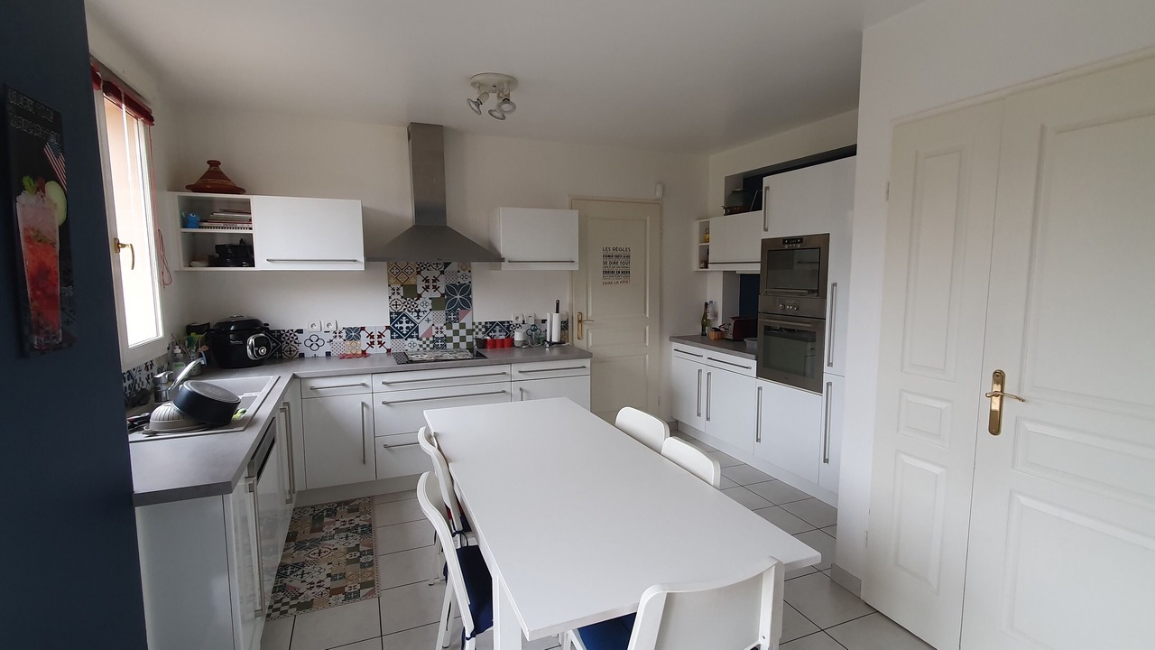 Photo of Kitchen in Le Mesnil-Saint-Denis