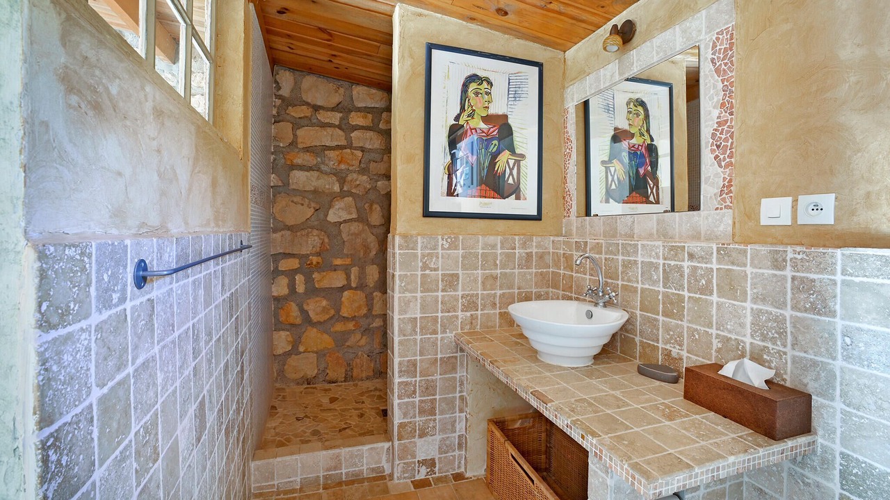 Photo of Bathroom in Saint-Jean-de-Maruejols-et-Avejan