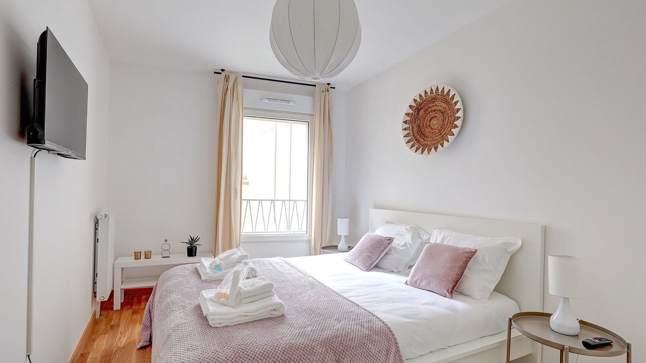 Photo of Bedroom in 17th Arrondissement