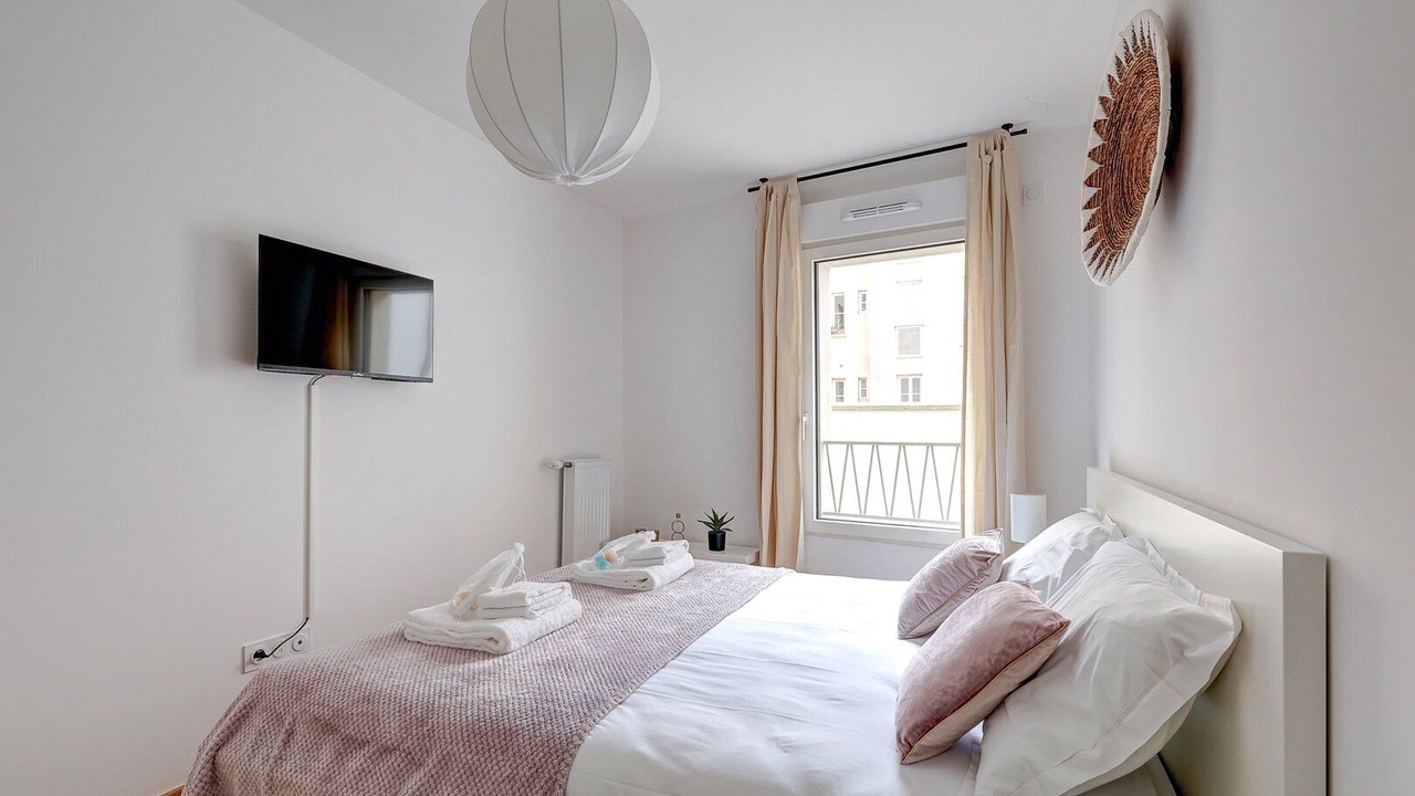 Photo of Bedroom in 17th Arrondissement