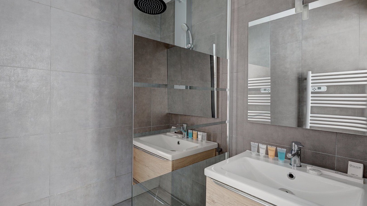 Photo of Bathroom in Quartier du Mail