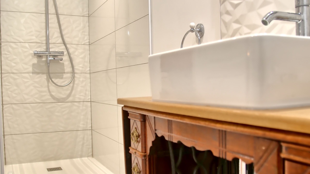 Photo of Bathroom in Nantilly