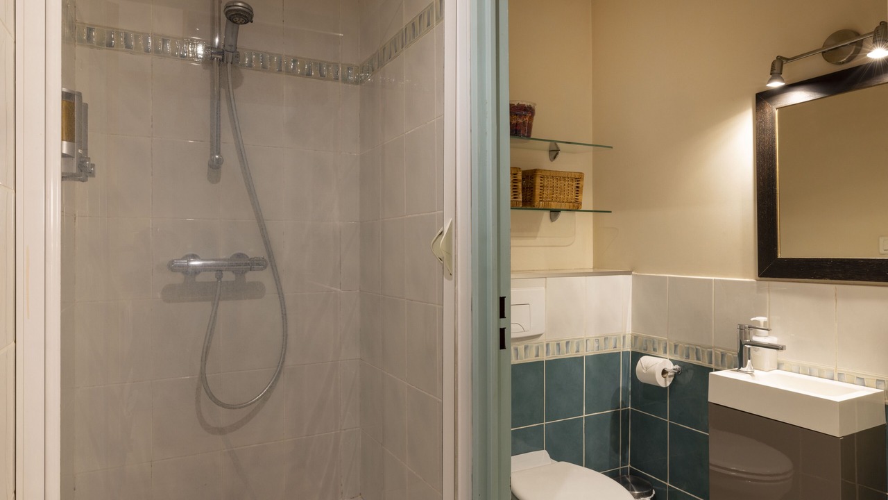 Photo of Bathroom in Parc-de-Montsouris