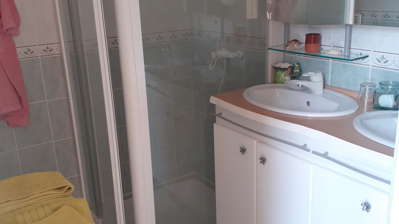 Photo of Bathroom in Villeblevin
