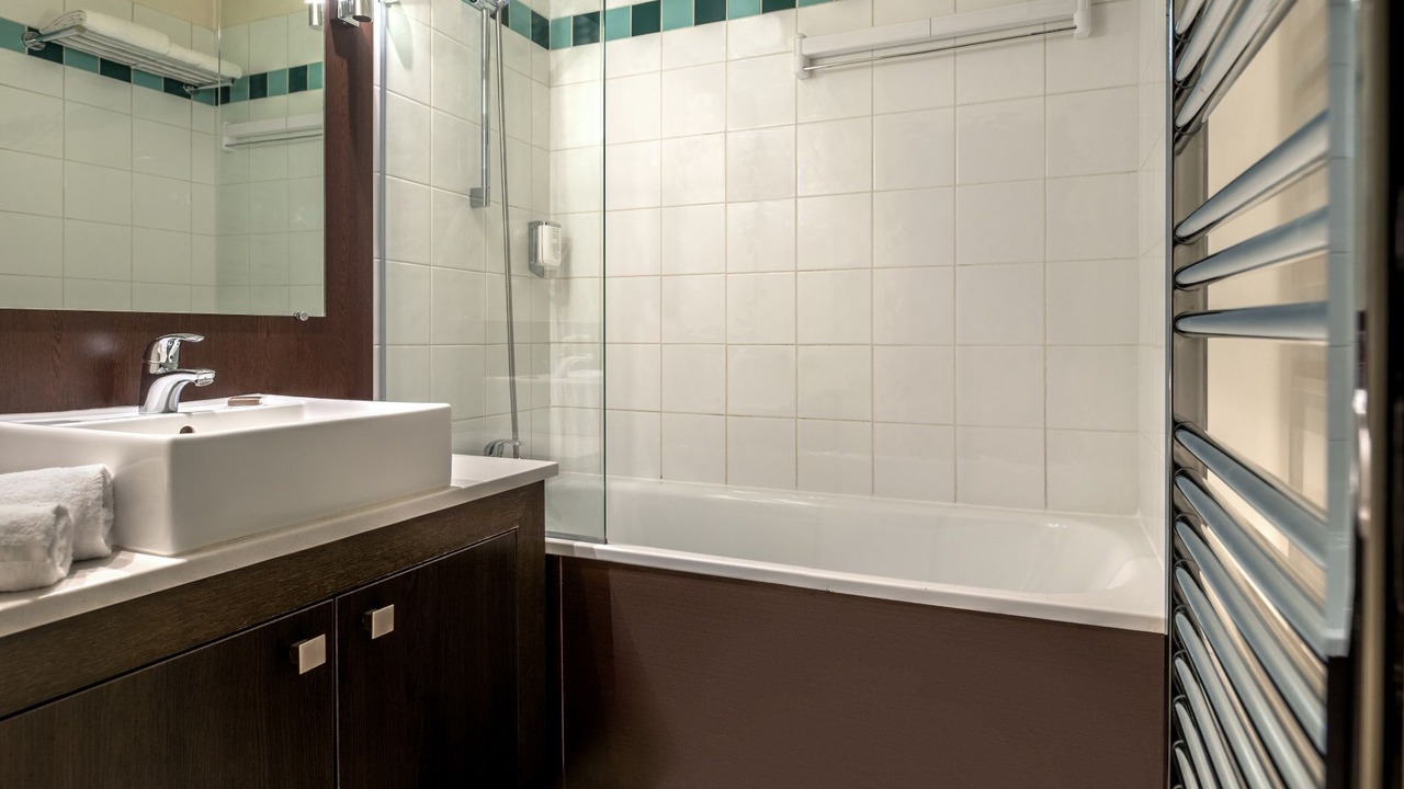 Photo of Bathroom in Quartier Saint-Ambroise