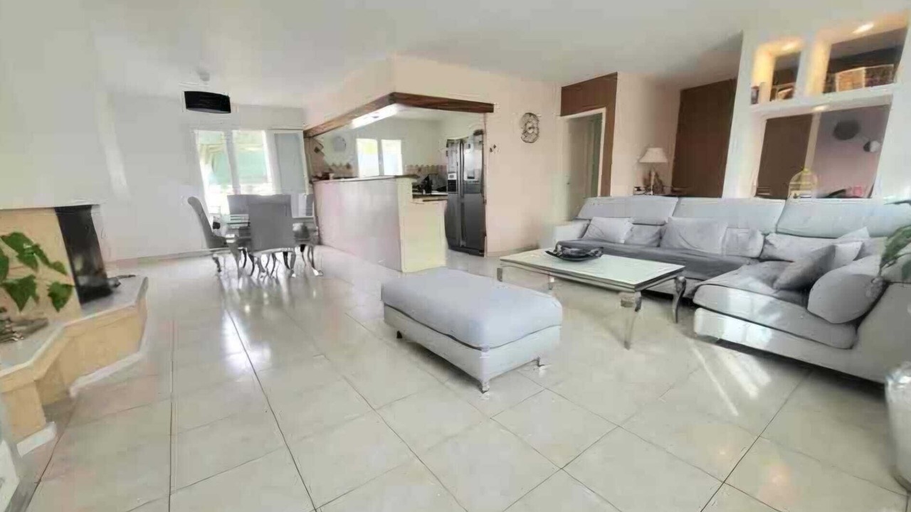 Photo of Livingroom in Peret