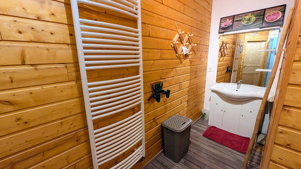 Photo of Bathroom in Montigny-les-Cherlieu