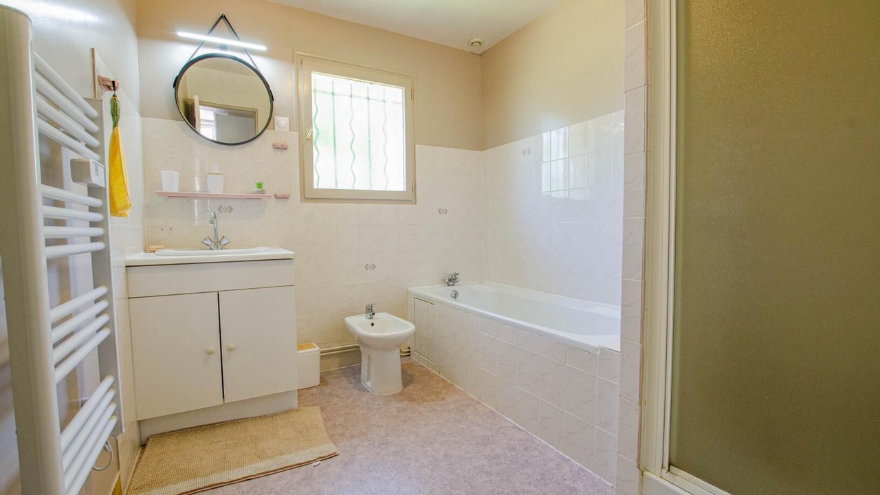Photo of Bathroom in Crancey