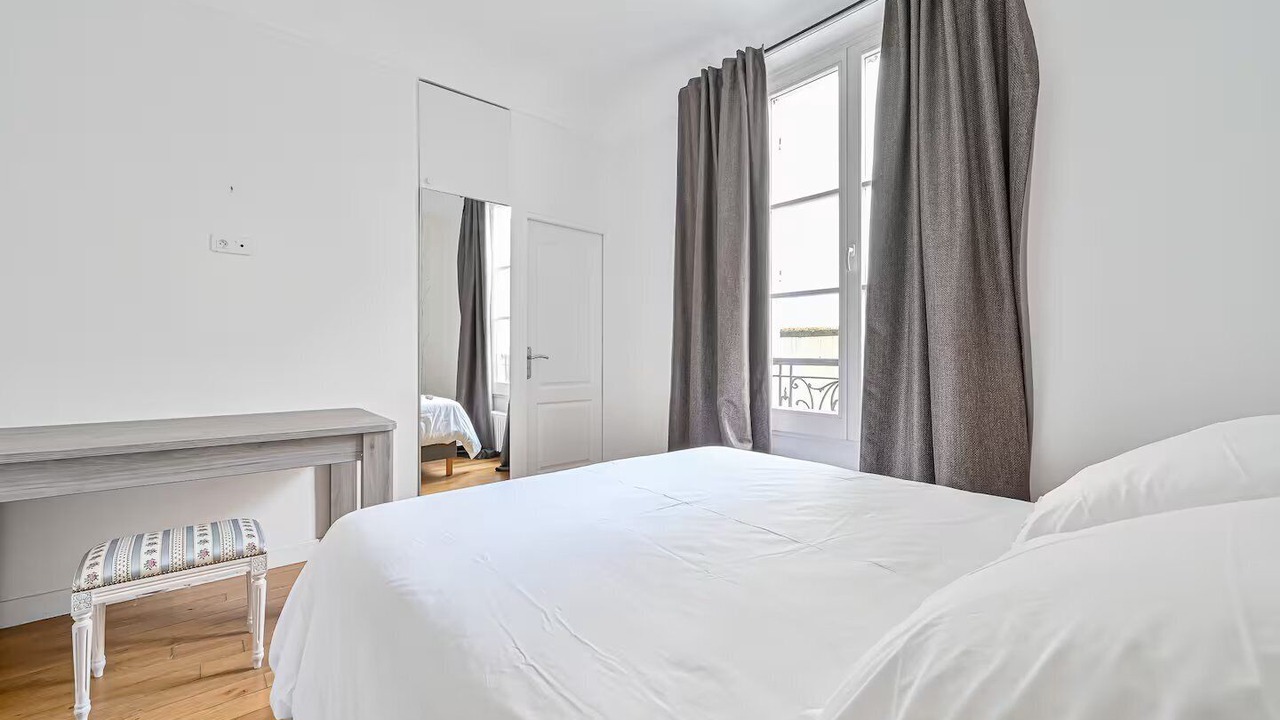 Photo of Bedroom in Levallois-Perret