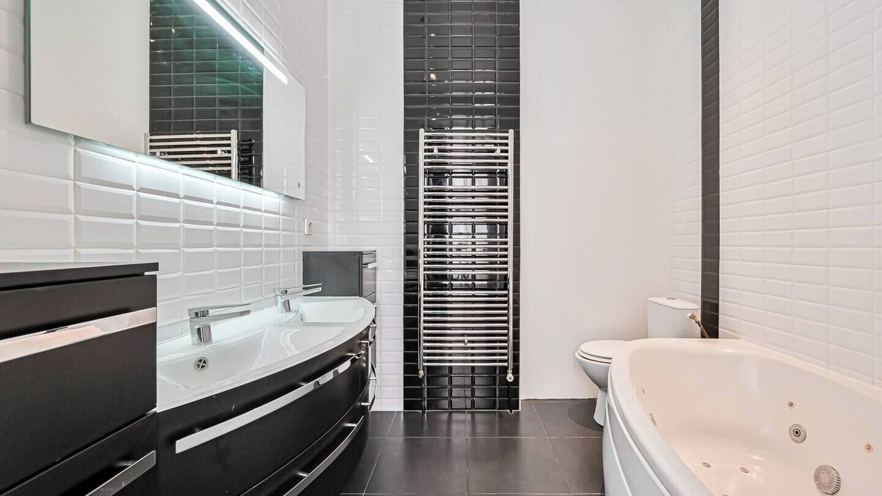 Photo of Bathroom in Levallois-Perret