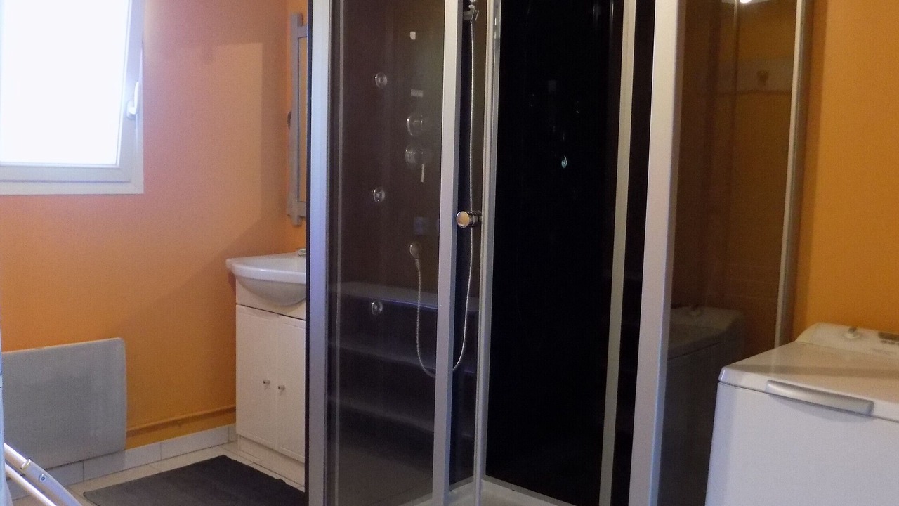 Photo of Bathroom in Saigneville