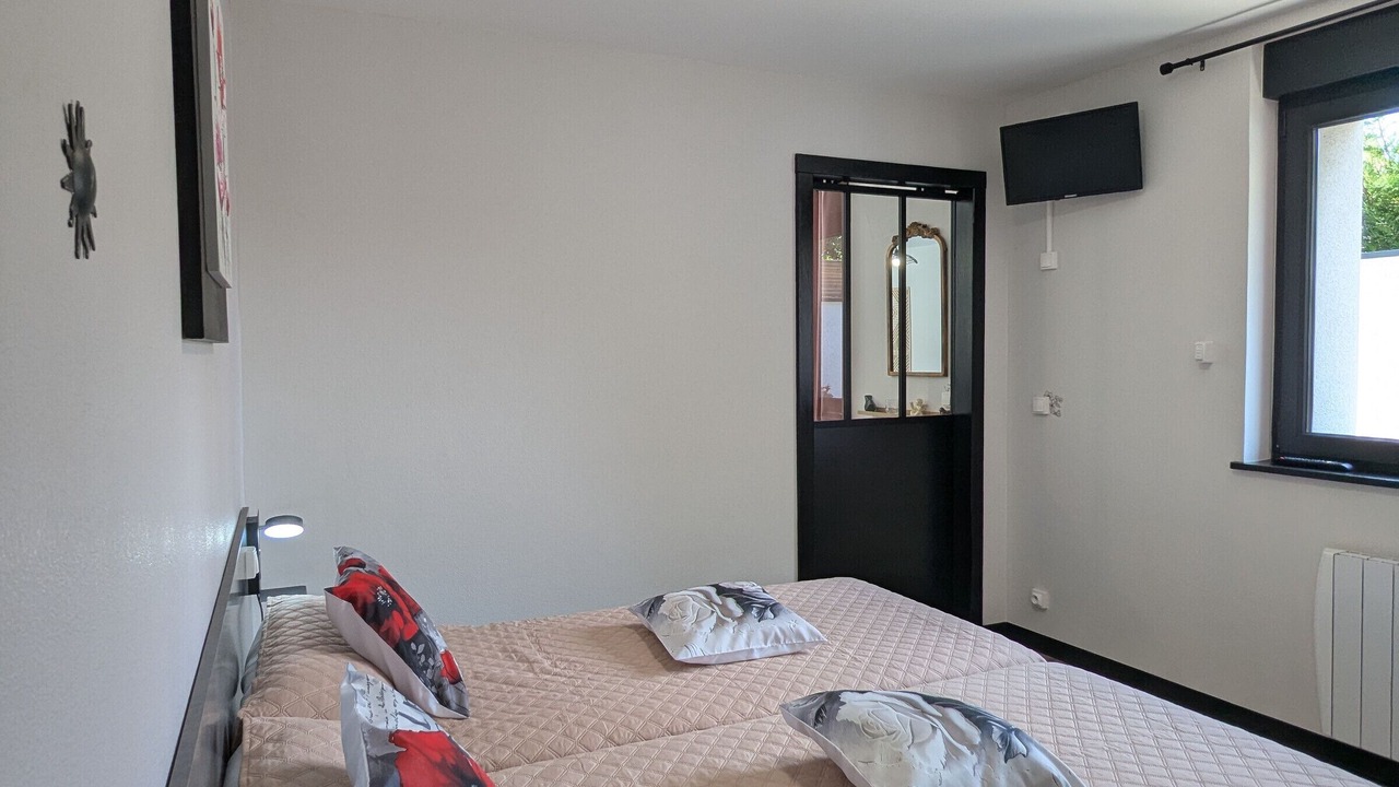 Photo of Bedroom in Milly-sur-Bradon