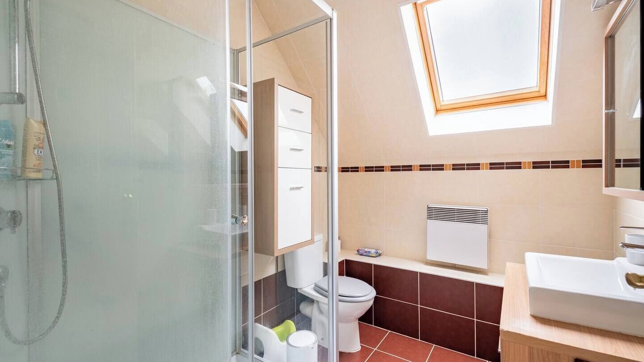 Photo of Bathroom in Bonnieres-sur-Seine