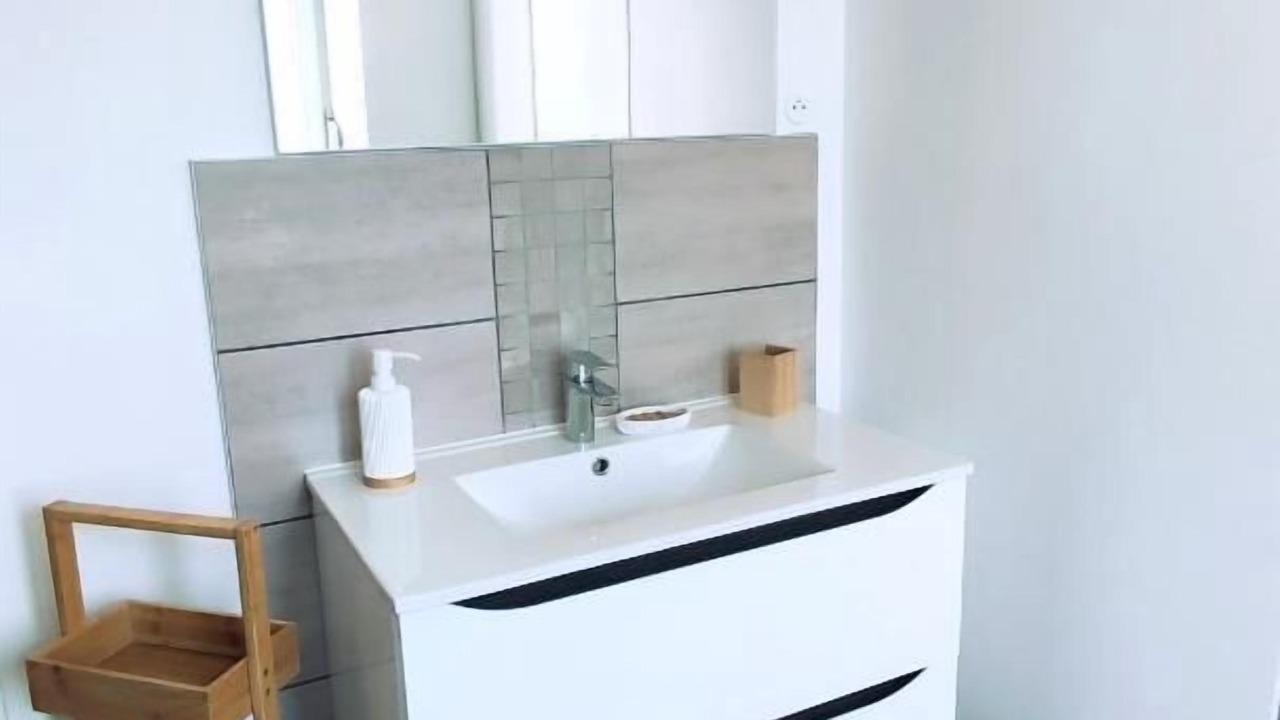 Photo of Bathroom in Damouzy