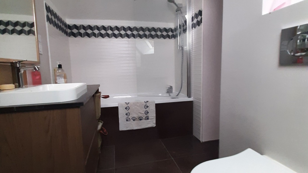 Photo of Bathroom in Woincourt