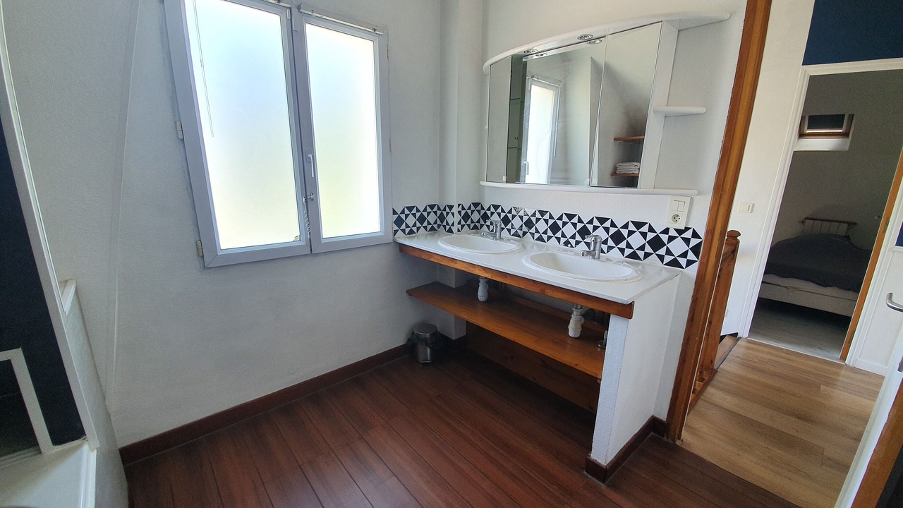 Photo of Bathroom in Livry-Gargan