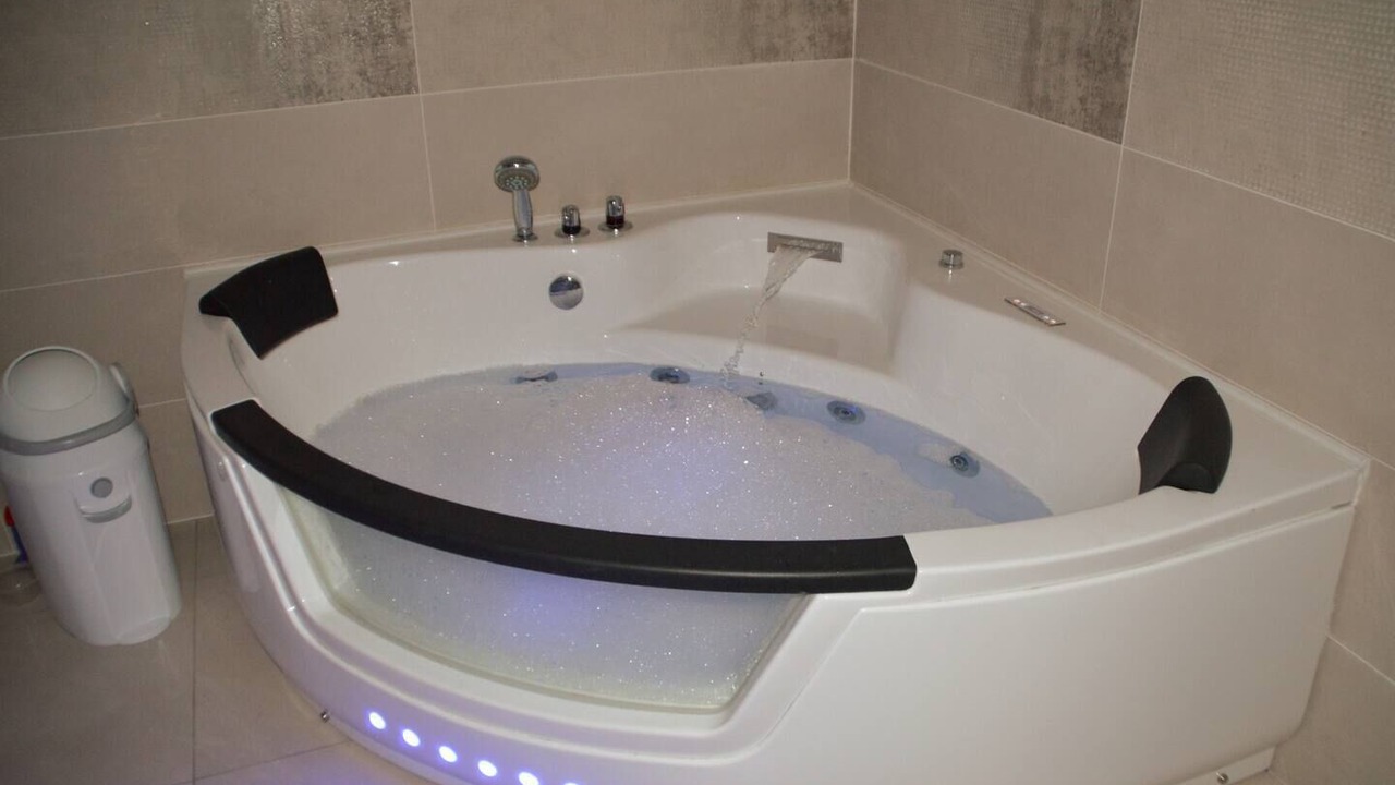 Photo of Bathroom in Equemauville
