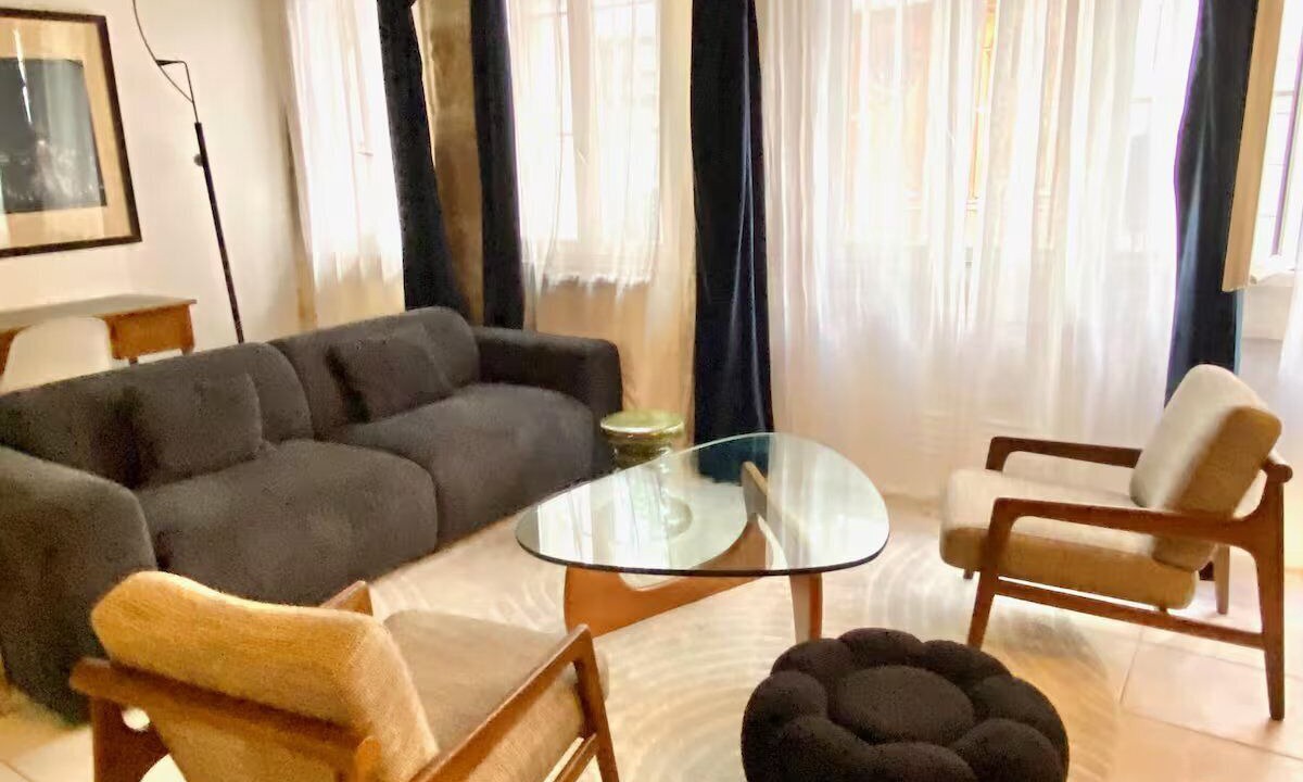 Photo of Livingroom in 4th Arrondissement