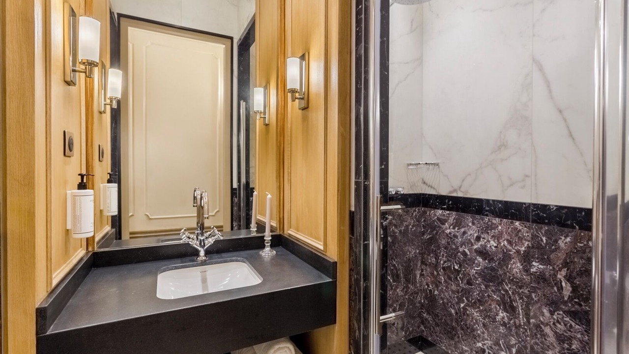 Photo of Bathroom in 3rd Arrondissement