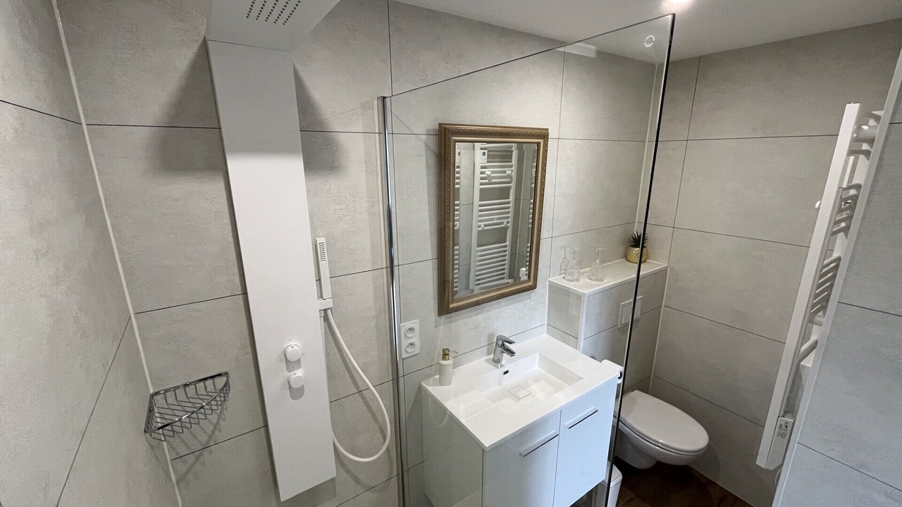 Photo of Bathroom in Joze