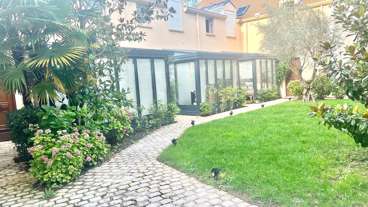 Photo of Outdoor in Saint-Remy-les-Chevreuse