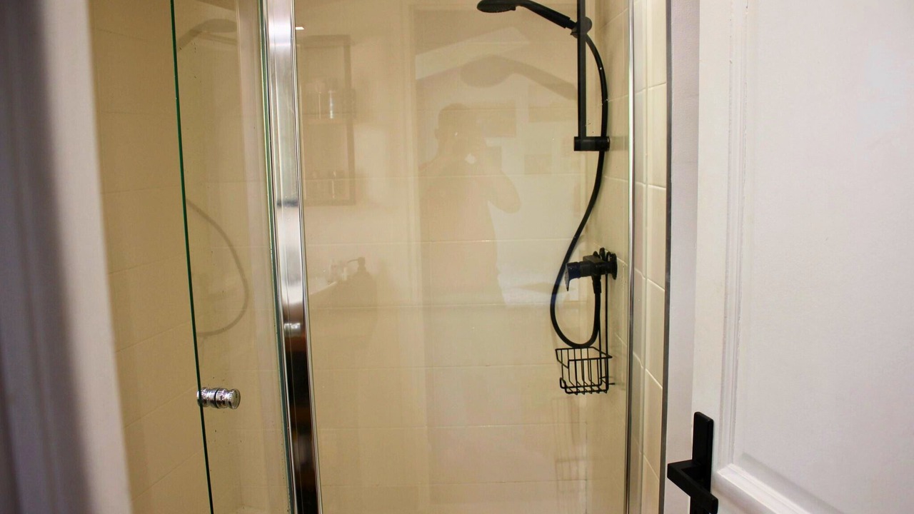 Photo of Bathroom in Saint-Remy-les-Chevreuse