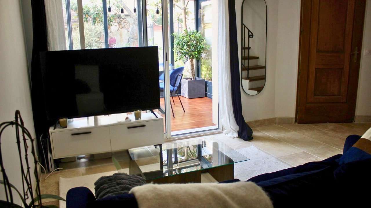 Photo of Livingroom in Saint-Remy-les-Chevreuse