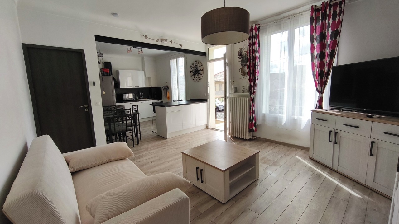 Photo of Livingroom in Sainte-Genevieve-des-Bois