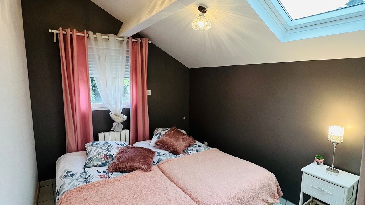 Photo of Bedroom in Villeneuve-le-Roi