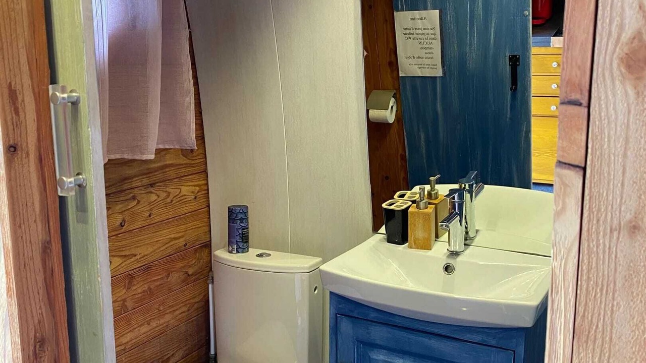Photo of Bathroom in Saint-Pardoux