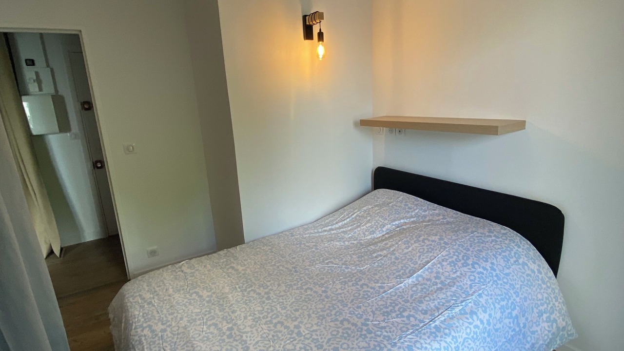 Photo of Bedroom in Colombes