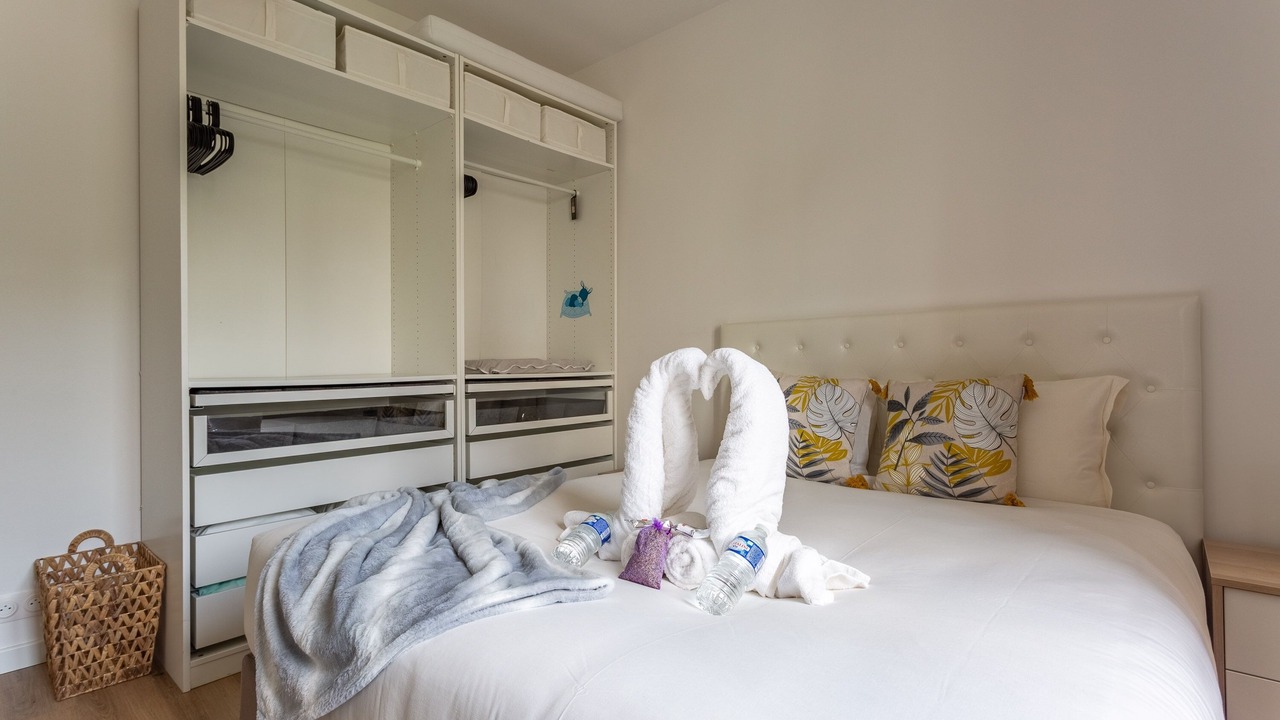 Photo of Bedroom in Villeneuve-le-Roi