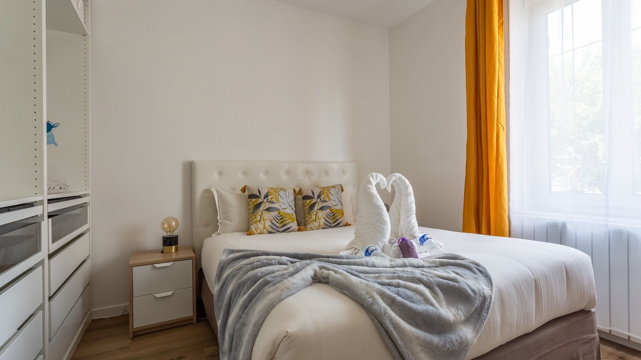 Photo of Bedroom in Villeneuve-le-Roi