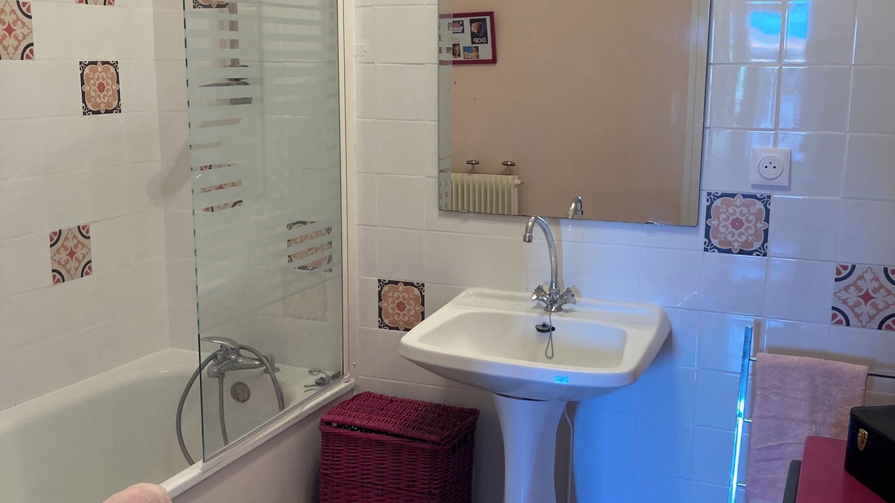 Photo of Bathroom in Samoussy