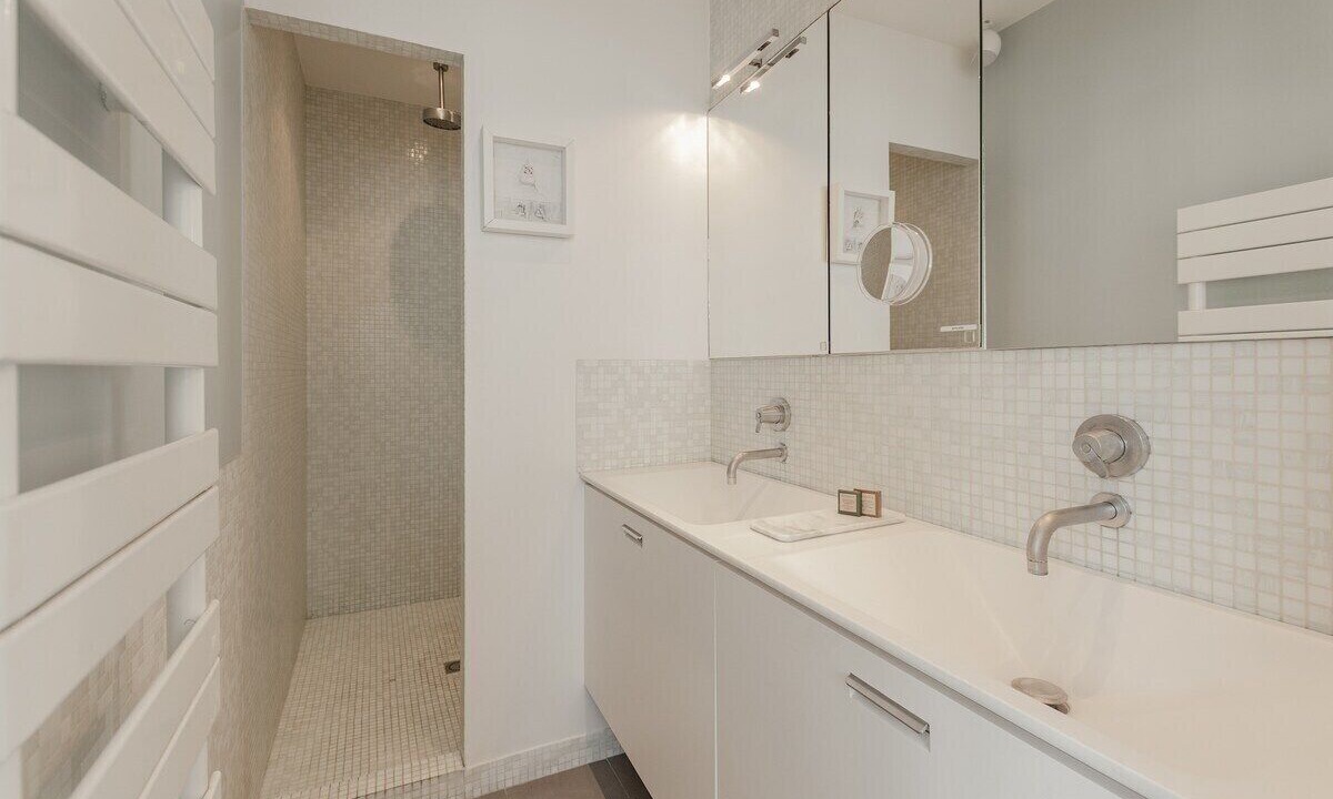 Photo of Bathroom in Quartier du Mail