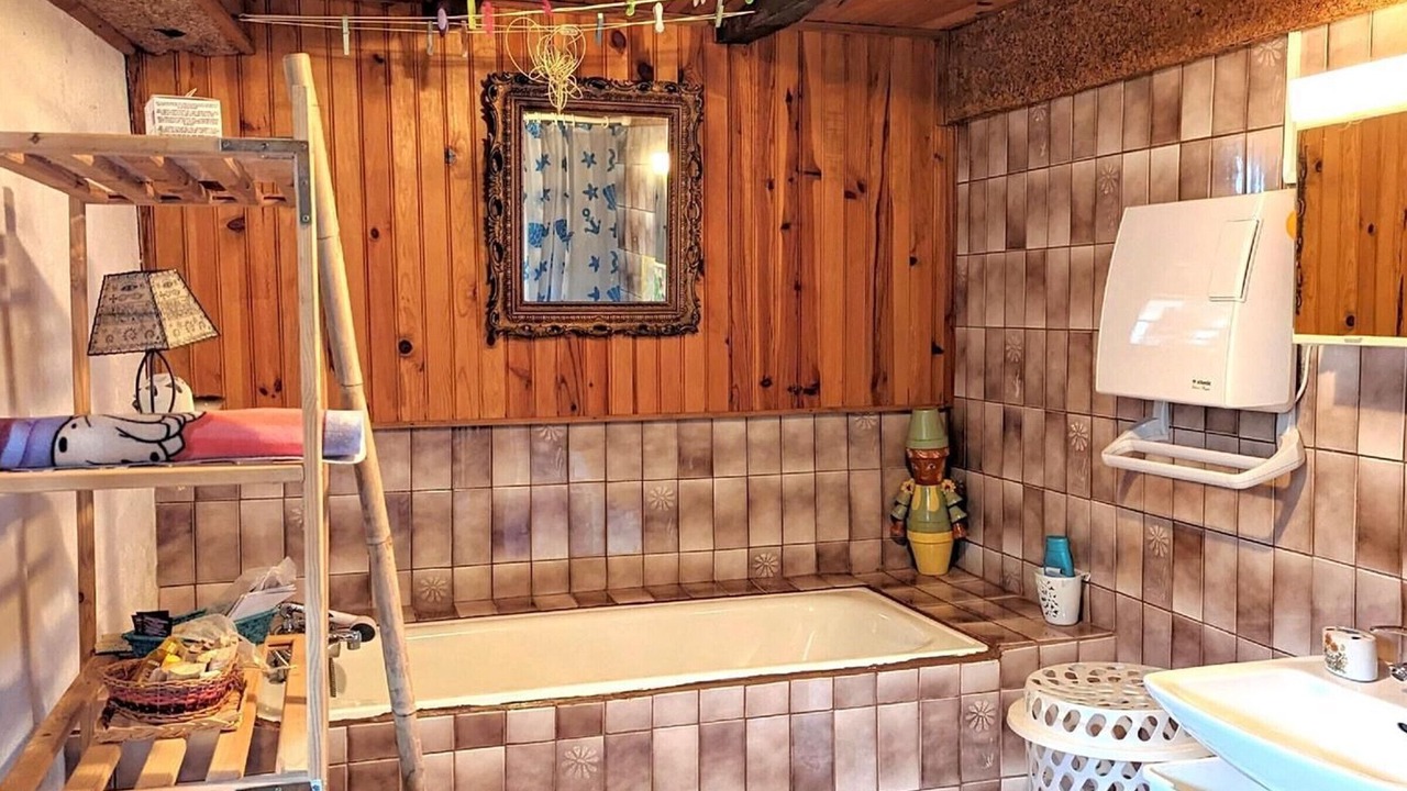 Photo of Bathroom in La Roche-Morey