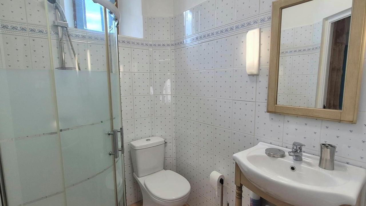Photo of Bathroom in Neuville-Bosc