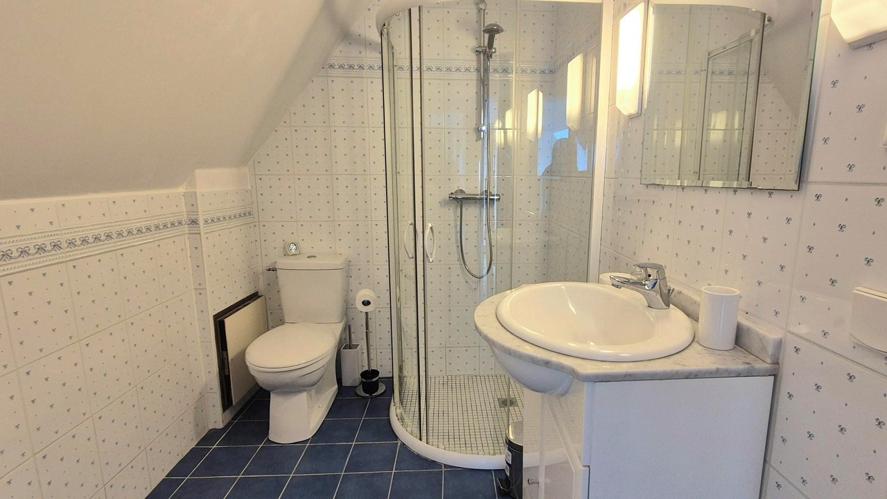 Photo of Bathroom in Neuville-Bosc