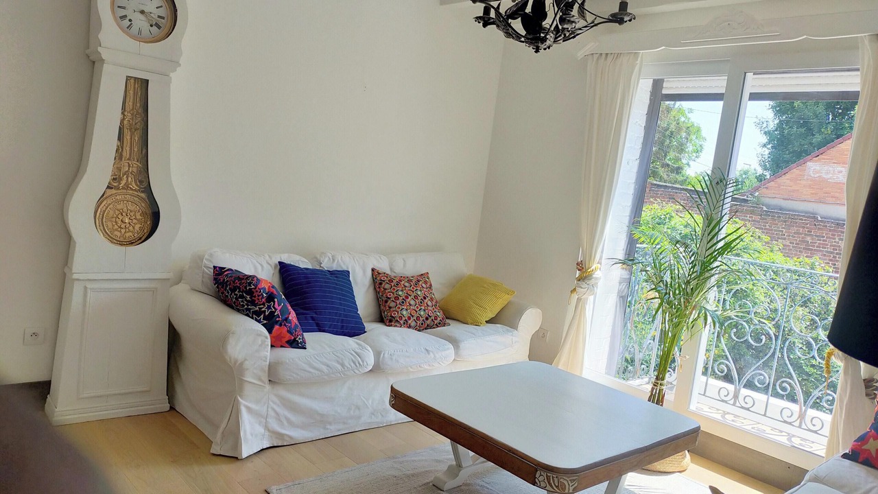 Photo of Livingroom in Lens