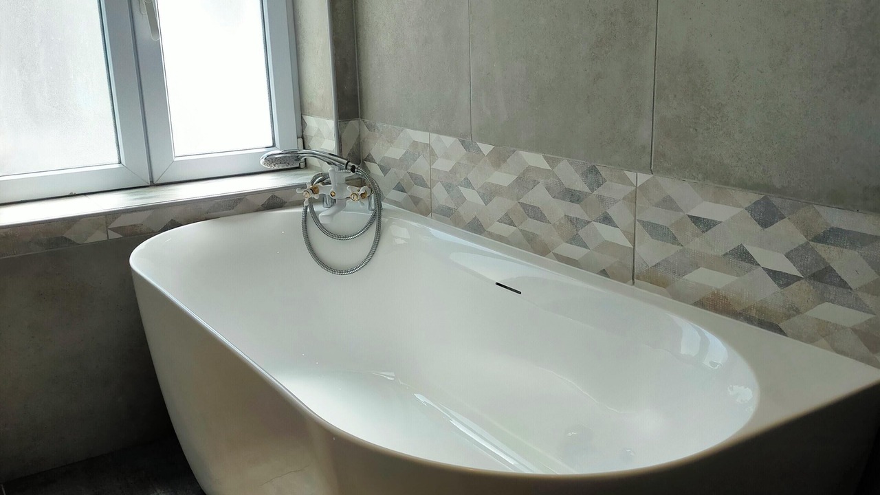 Photo of Bathroom in Lens