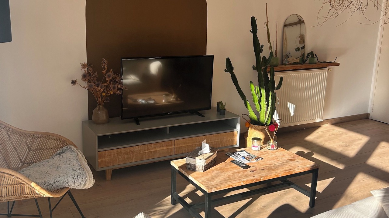 Photo of Livingroom in Stains