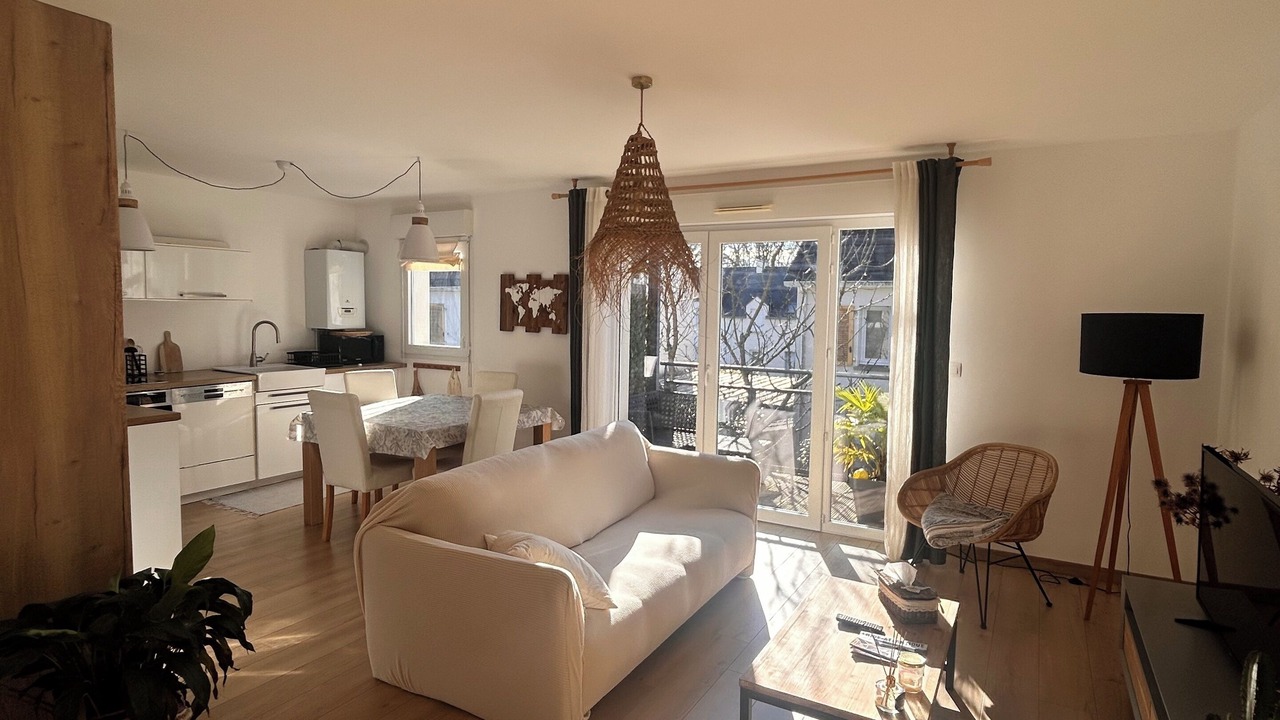 Photo of Livingroom in Stains