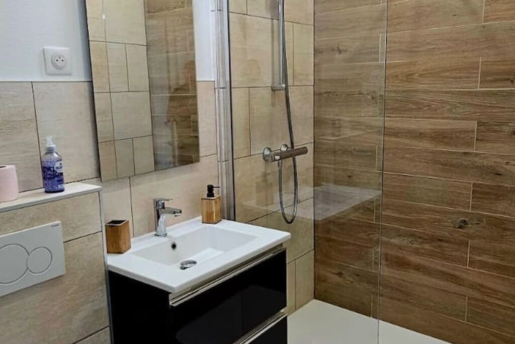 Photo of Bathroom in Besancon Old Town