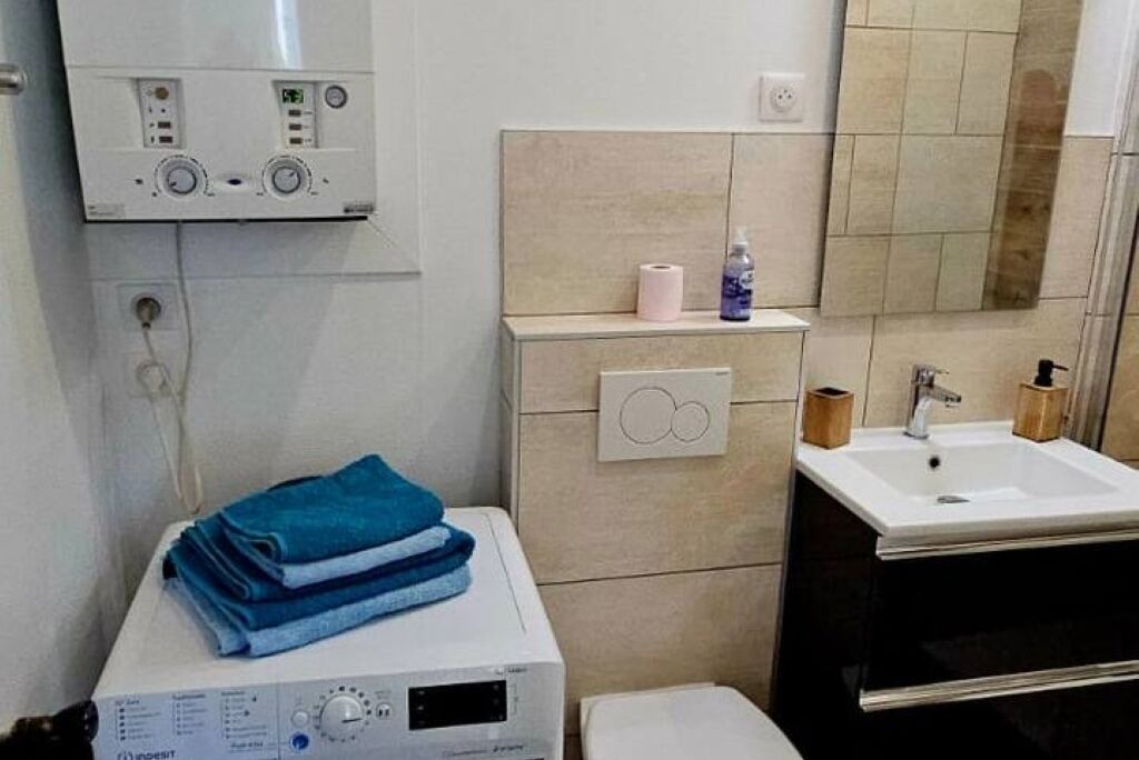 Photo of Bathroom in Besancon Old Town