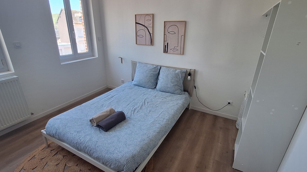 Photo of Bedroom in Deville-les-Rouen