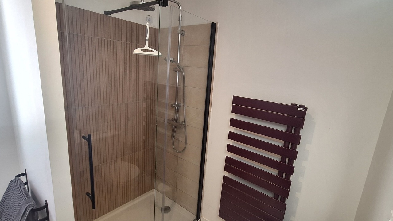 Photo of Bathroom in Deville-les-Rouen