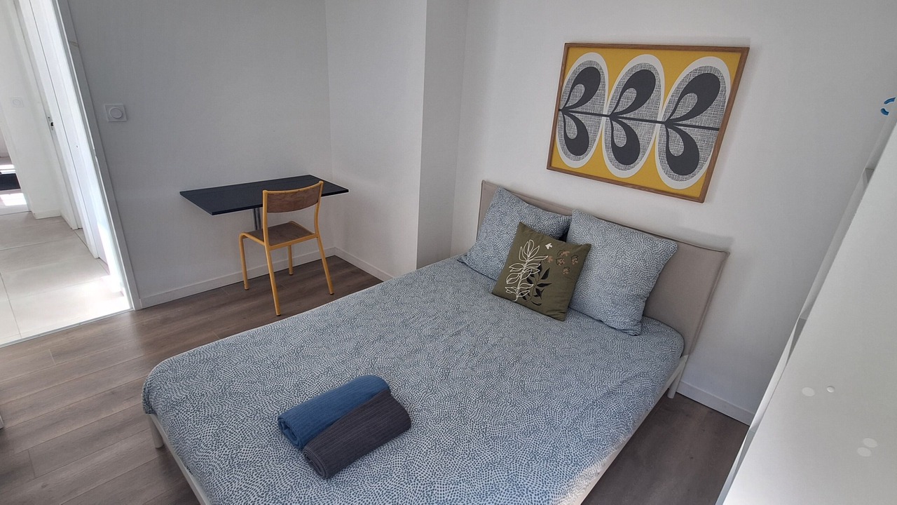 Photo of Bedroom in Deville-les-Rouen