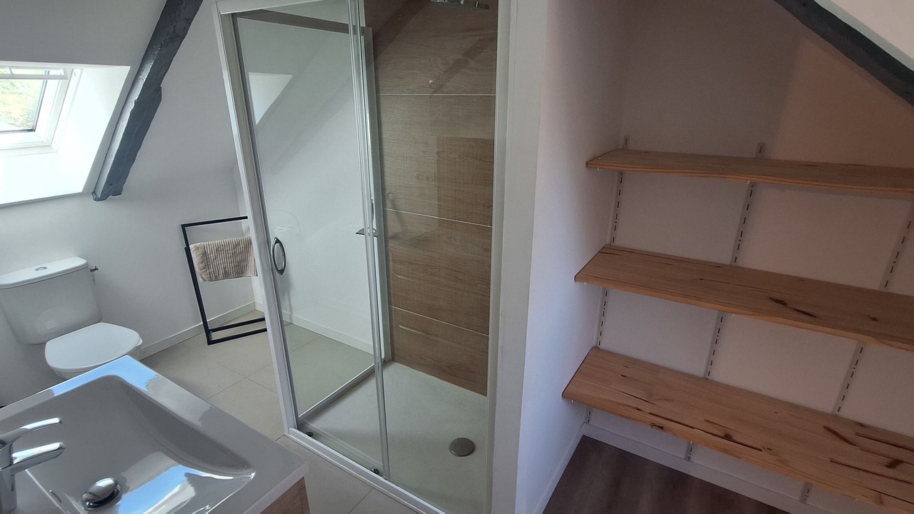 Photo of Bathroom in Deville-les-Rouen