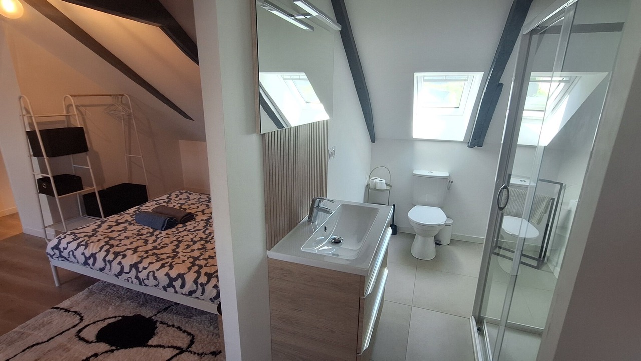 Photo of Bedroom in Deville-les-Rouen