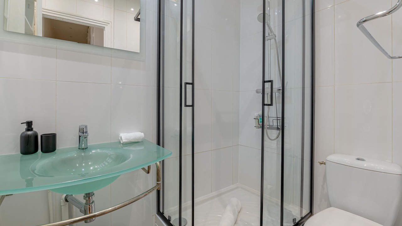 Photo of Bathroom in Chaillot